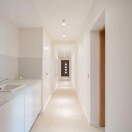 Villa A C - 8bdr 17p - Swimming Pool
