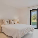 A C - 8bdr 17p - Swimming Pool Villa